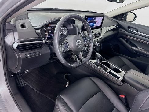 Used 2023 Nissan Altima 2.5 SR w/ SR Premium Package image 9
