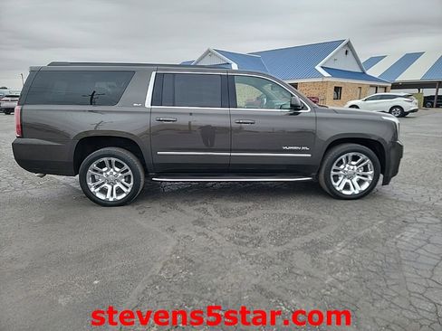Used 2020 GMC Yukon XL SLT w/ Premium Edition image 6