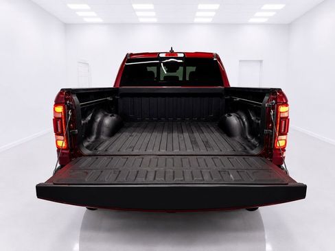 Used 2021 RAM 1500 Laramie AWD/4WD image 11