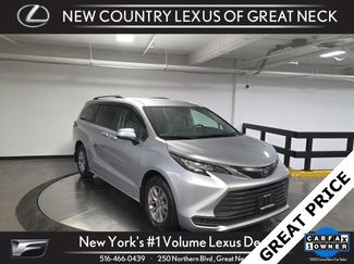 Used 2022 Toyota Sienna LE image 1