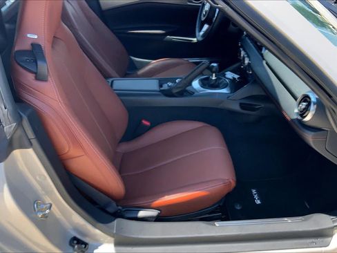 Used 2023 MAZDA MX-5 Miata Grand Touring w/ Weather Package RWD image 8