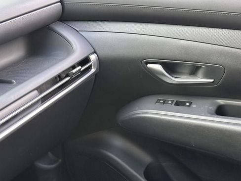 Used 2025 Hyundai Tucson SE AWD/4WD image 29