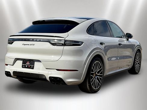 Used 2022 Porsche Cayenne GTS AWD/4WD image 6