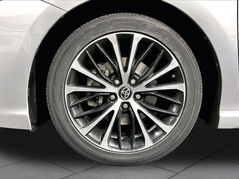 Used 2018 Toyota Camry SE FWD image 10