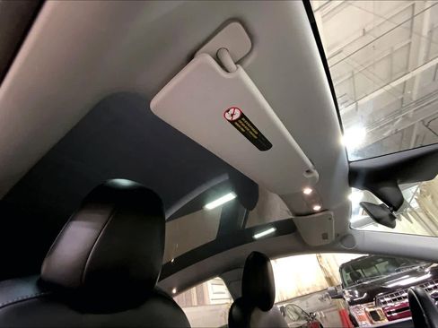 Used 2021 Tesla Model Y Long Range image 13