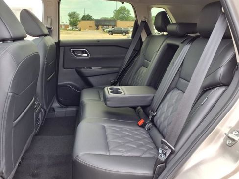 New 2025 Nissan Rogue Platinum w/ Platinum Premium Package image 30