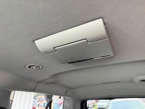 Used 2015 Chevrolet Suburban LTZ AWD/4WD image 30