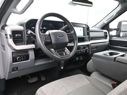 Used 2025 Ford F350 XLT image 19