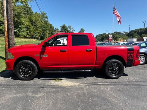 Used 2017 RAM 1500 Express AWD/4WD image 2