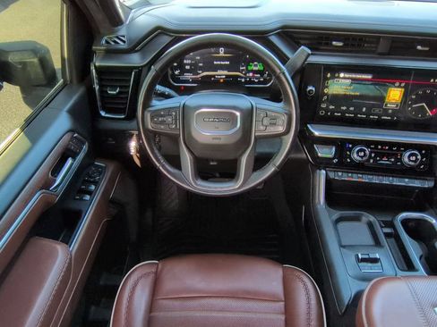Used 2025 GMC Sierra 3500 Denali Ultimate AWD/4WD image 16