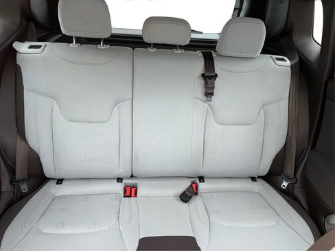 Used 2016 Jeep Renegade Latitude w/ Safety & Security Group image 14