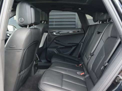 Certified 2026 Porsche Macan Turbo AWD/4WD image 30