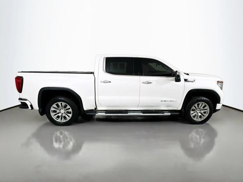 Used 2023 GMC Sierra 1500 Denali w/ Technology Package AWD/4WD image 10