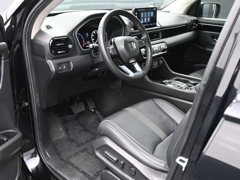 Used 2024 Honda Pilot EX-L image 2
