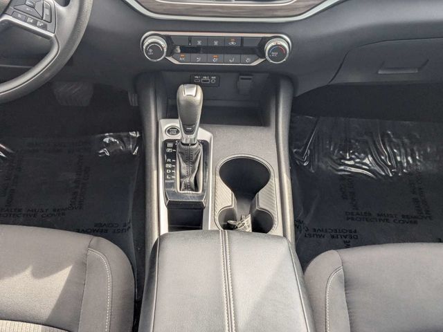 Used 2025 Nissan Altima 2.5 SV FWD image 15