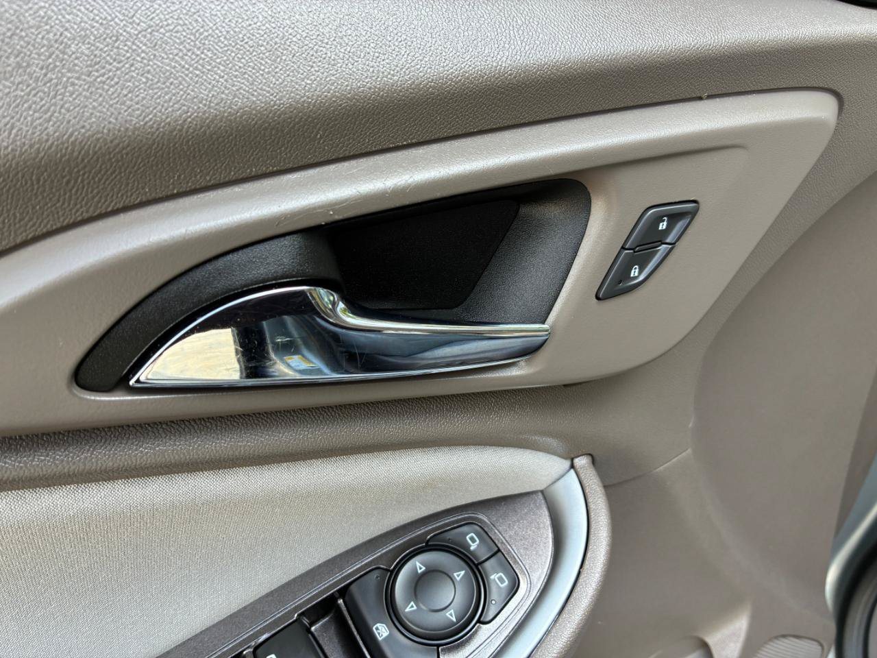 Used 2025 Chevrolet Malibu LT FWD image 9