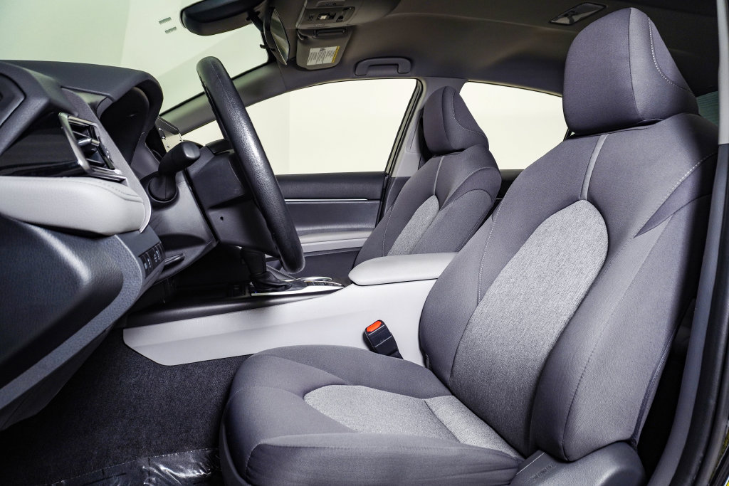 Used 2021 Toyota Camry LE FWD image 17