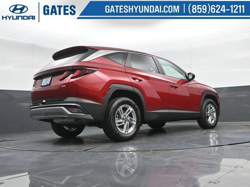 Used 2026 Hyundai Tucson SE AWD/4WD image 32