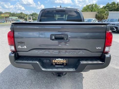 Used 2022 Toyota Tacoma SR5 image 5