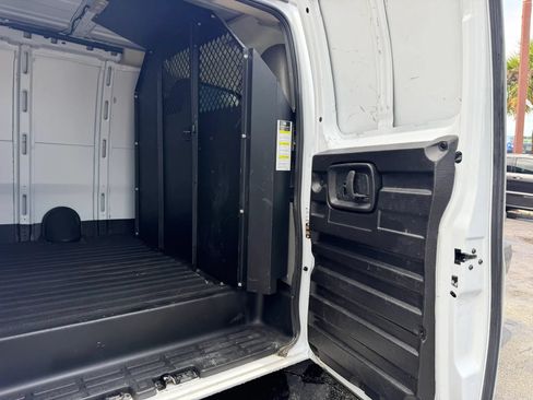 Used 2020 Chevrolet Express 2500 RWD image 17