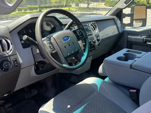 Used 2011 Ford F250 XLT w/ XLT Interior Pkg AWD/4WD image 18