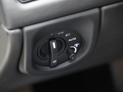 Used 2016 Aston Martin V8 Vantage GT RWD image 19