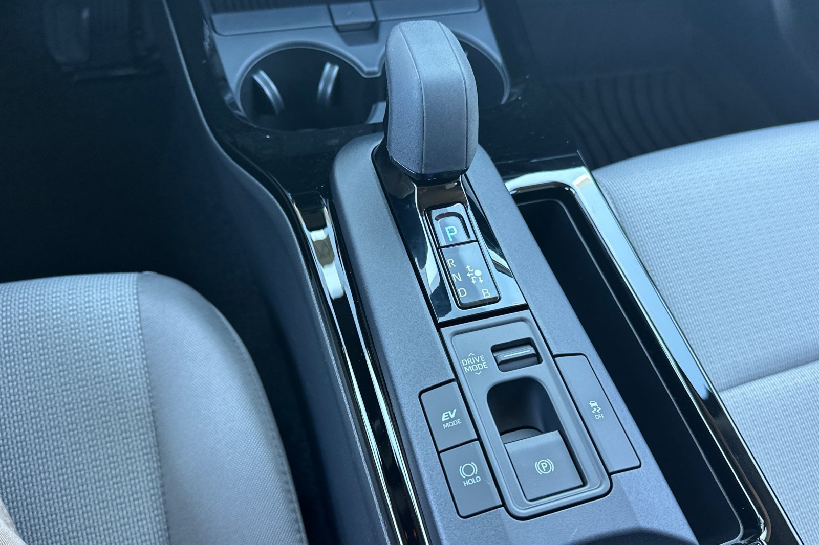 New 2027 Toyota Prius LE FWD image 20