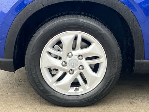 Certified 2022 Hyundai Venue SE image 25