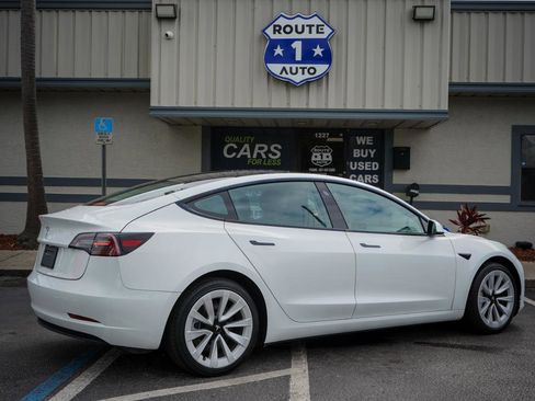 Used 2023 Tesla Model 3 Standard Range image 3