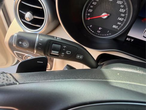 Used 2018 Mercedes-Benz GLC 300 4MATIC image 29