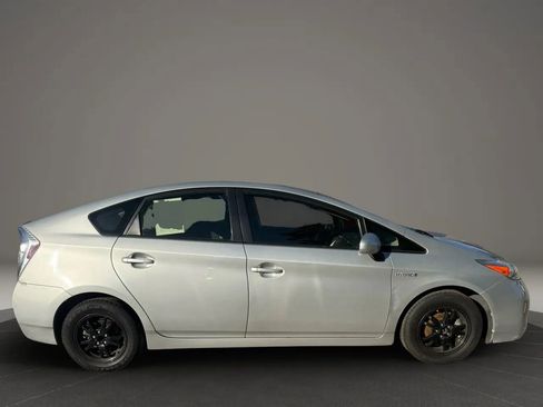 Used 2015 Toyota Prius Two image 8