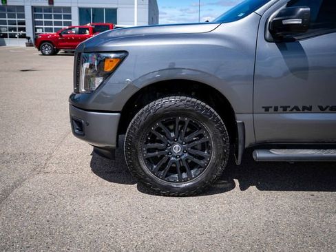 Used 2019 Nissan Titan SL w/ Midnight Edition AWD/4WD image 11