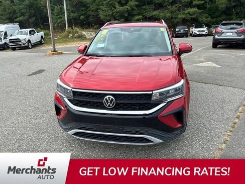 Used 2022 Volkswagen Taos SE w/ Panoramic Sunroof Package FWD image 10