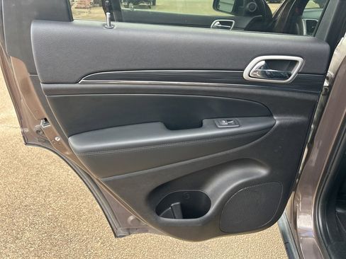 Used 2021 Jeep Grand Cherokee Limited w/ Premium Lighting Group image 10