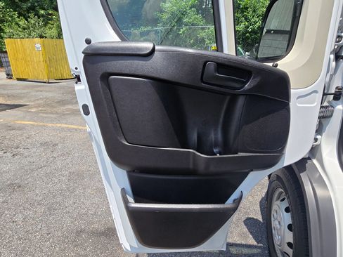 Used 2018 RAM ProMaster 2500 w/ Interior Convenience Group FWD image 11