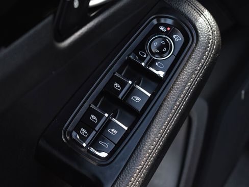 Used 2018 Porsche Macan Sport Edition image 15