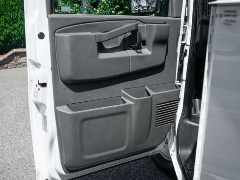 Used 2022 Chevrolet Express 3500 w/ Power Convenience Package RWD image 16