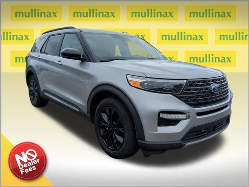 Used 2023 Ford Explorer XLT w/ Equipment Group 202A RWD image 1