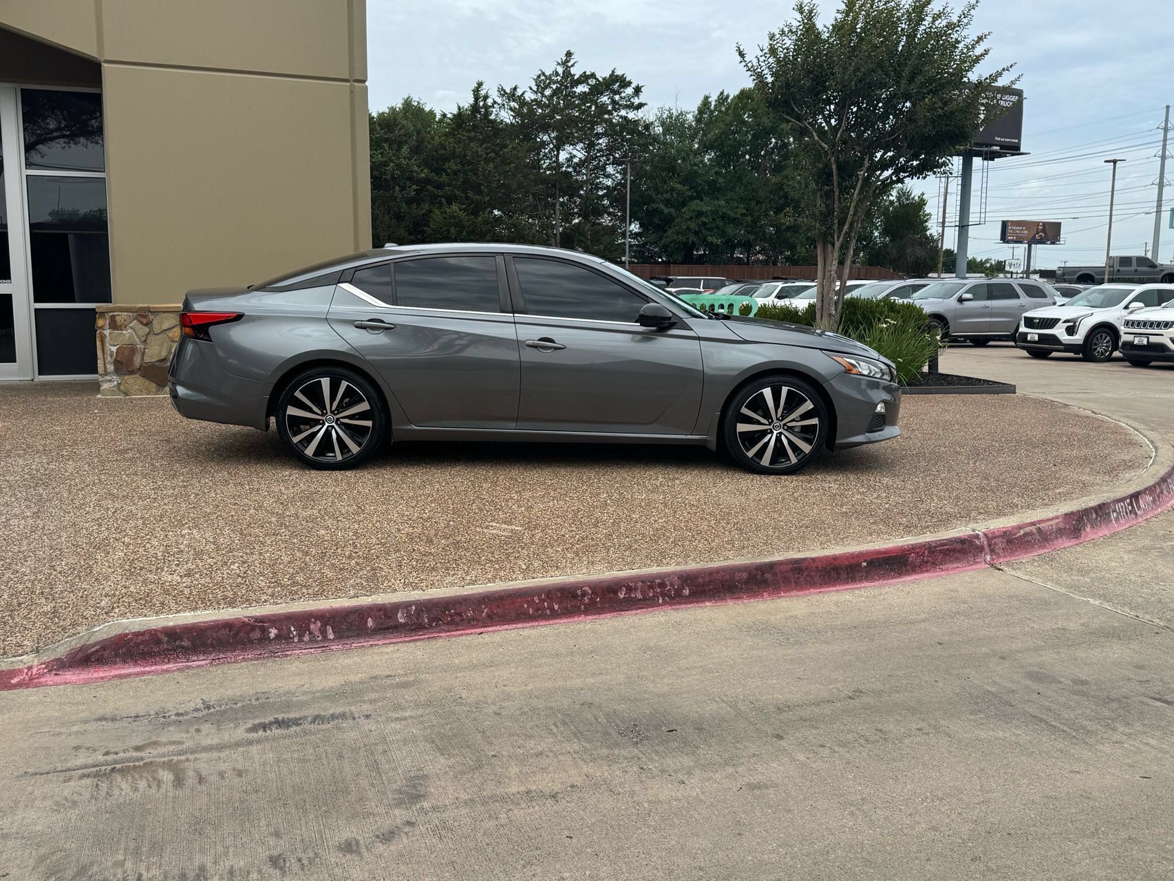 Used 2022 Nissan Altima 2.5 SR FWD image 7