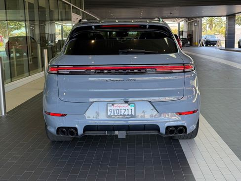 Certified 2025 Porsche Cayenne GTS AWD/4WD image 11