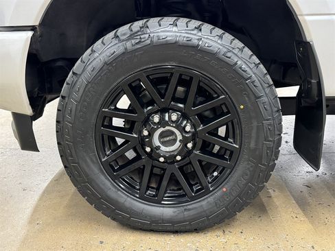 Used 2019 Ford F350 Lariat image 6