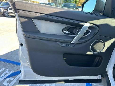 Certified 2025 Land Rover Discovery Sport Dynamic SE AWD/4WD image 13
