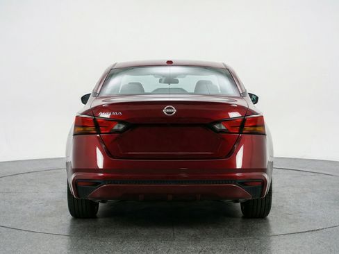 Used 2025 Nissan Altima 2.5 SV FWD image 7