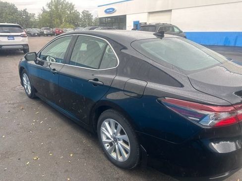 Used 2024 Toyota Camry LE FWD image 5