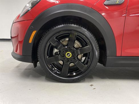Certified 2024 MINI Cooper SE image 23