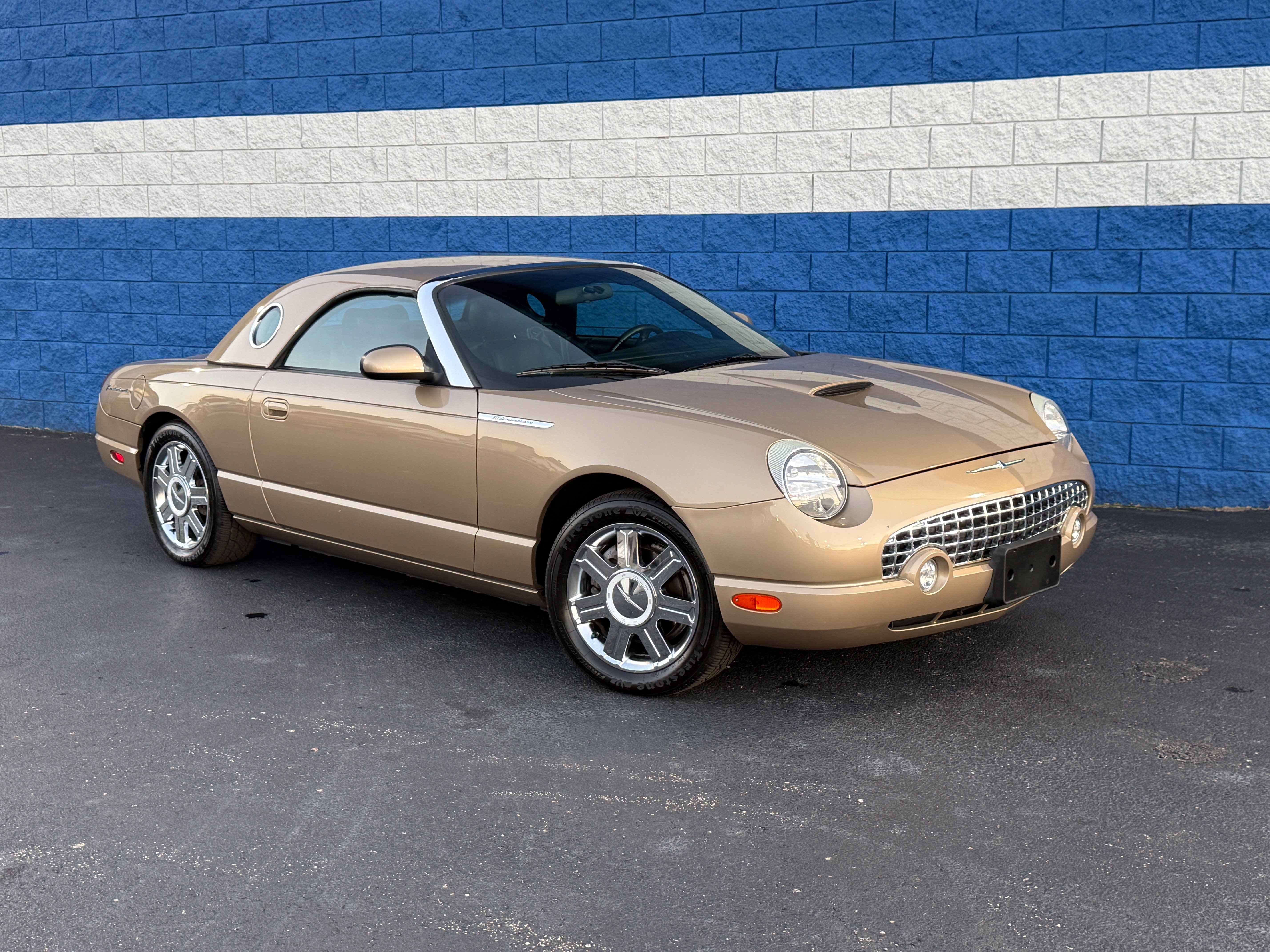 Used 2005 Ford Thunderbird RWD image 1
