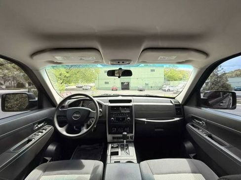 Used 2010 Jeep Liberty Sport image 20