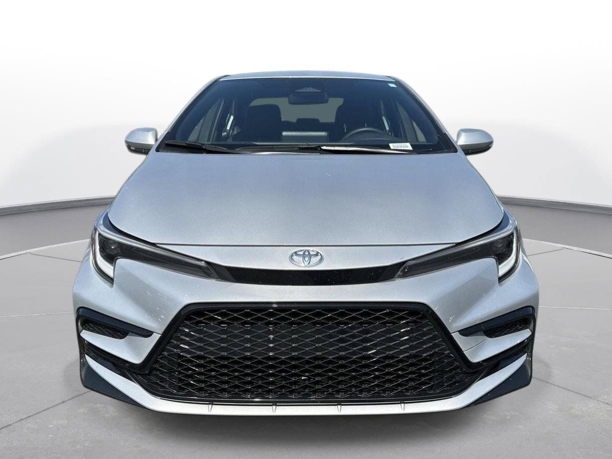 Used 2026 Toyota Corolla SE FWD image 3