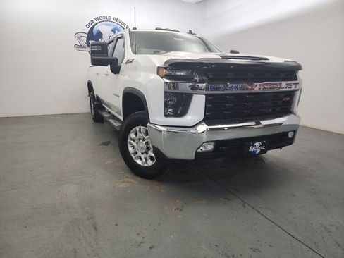Used 2022 Chevrolet Silverado 2500 LT w/ Convenience Package image 4