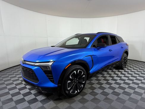 Used 2025 Chevrolet Blazer EV RS w/ Super Cruise Package AWD/4WD image 2